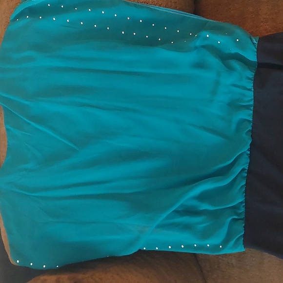 Dress - Picture 2 of 3